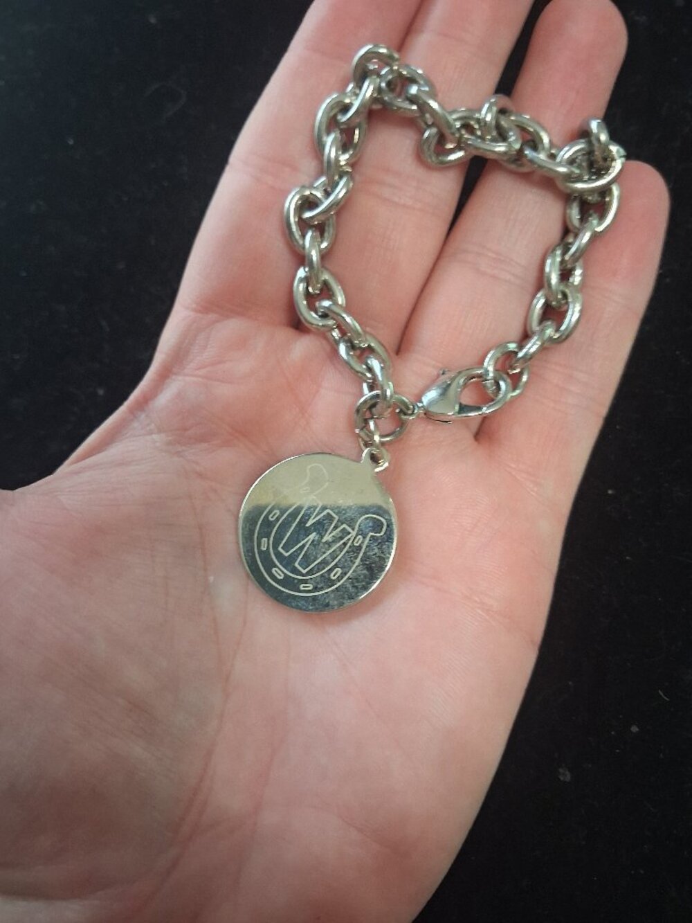 Unusual "W" bracelet